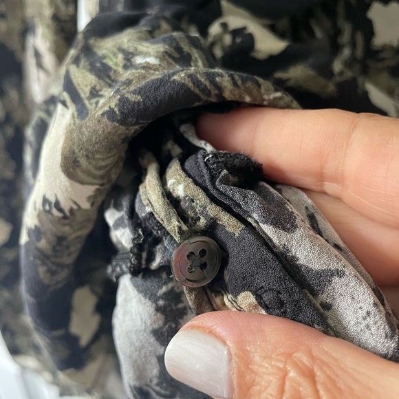 Elizabeth and James Silk Tie Front Blouse - Picture 10 of 12